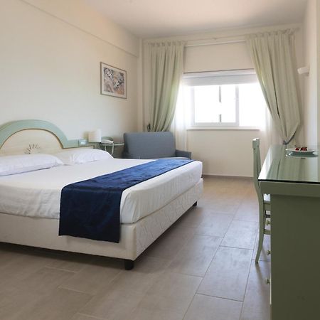 Summit Hotel Gaeta Esterno foto