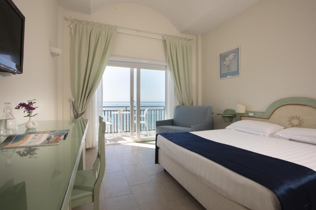 Summit Hotel Gaeta Esterno foto
