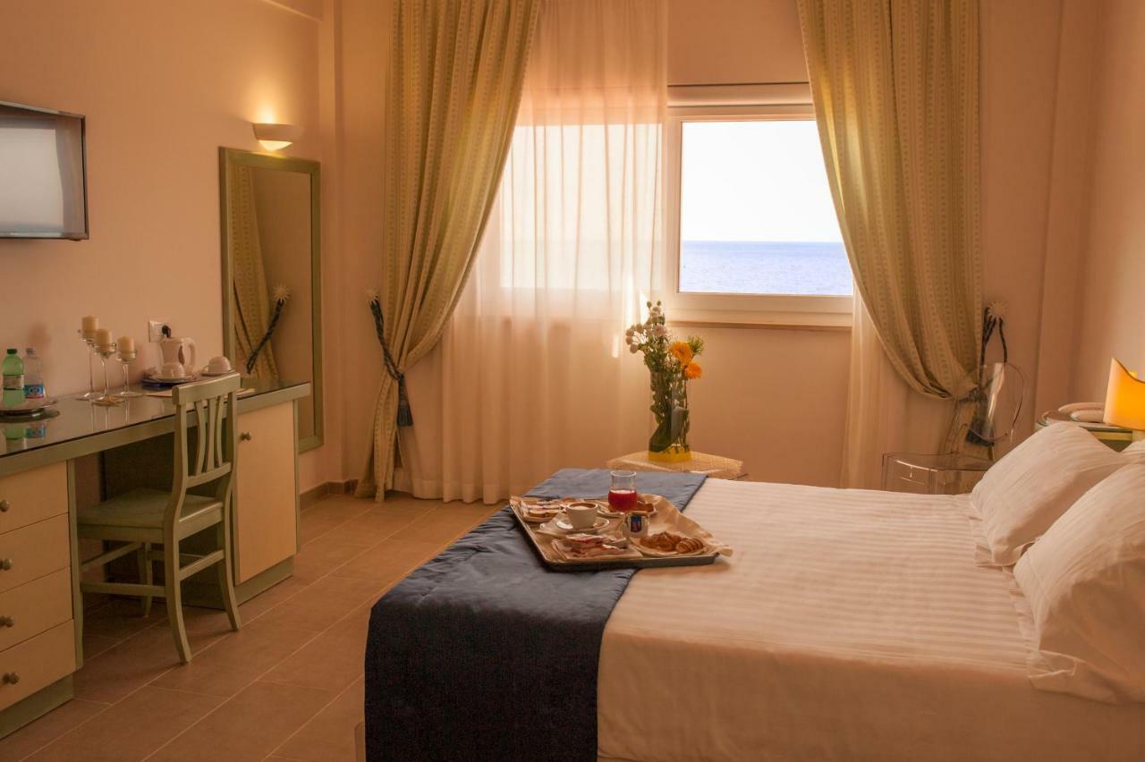 Summit Hotel Gaeta Esterno foto